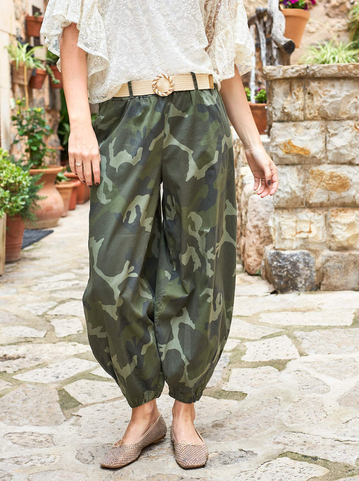 Ally Barrel Pants in Camo
