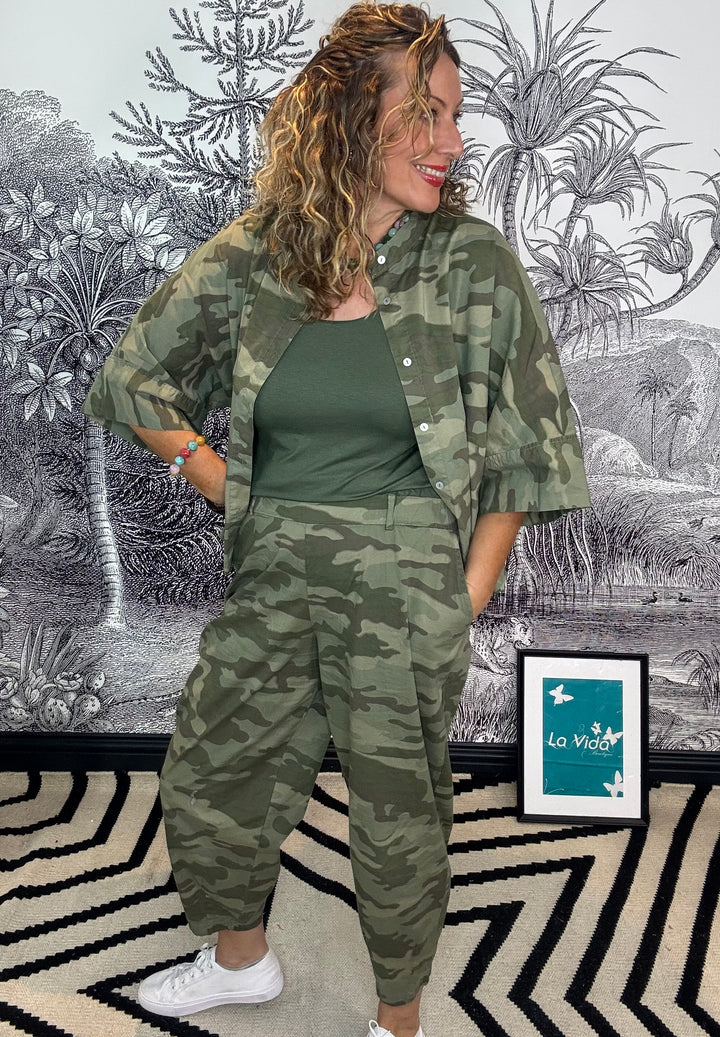 Ally Barrel Pants in Camo