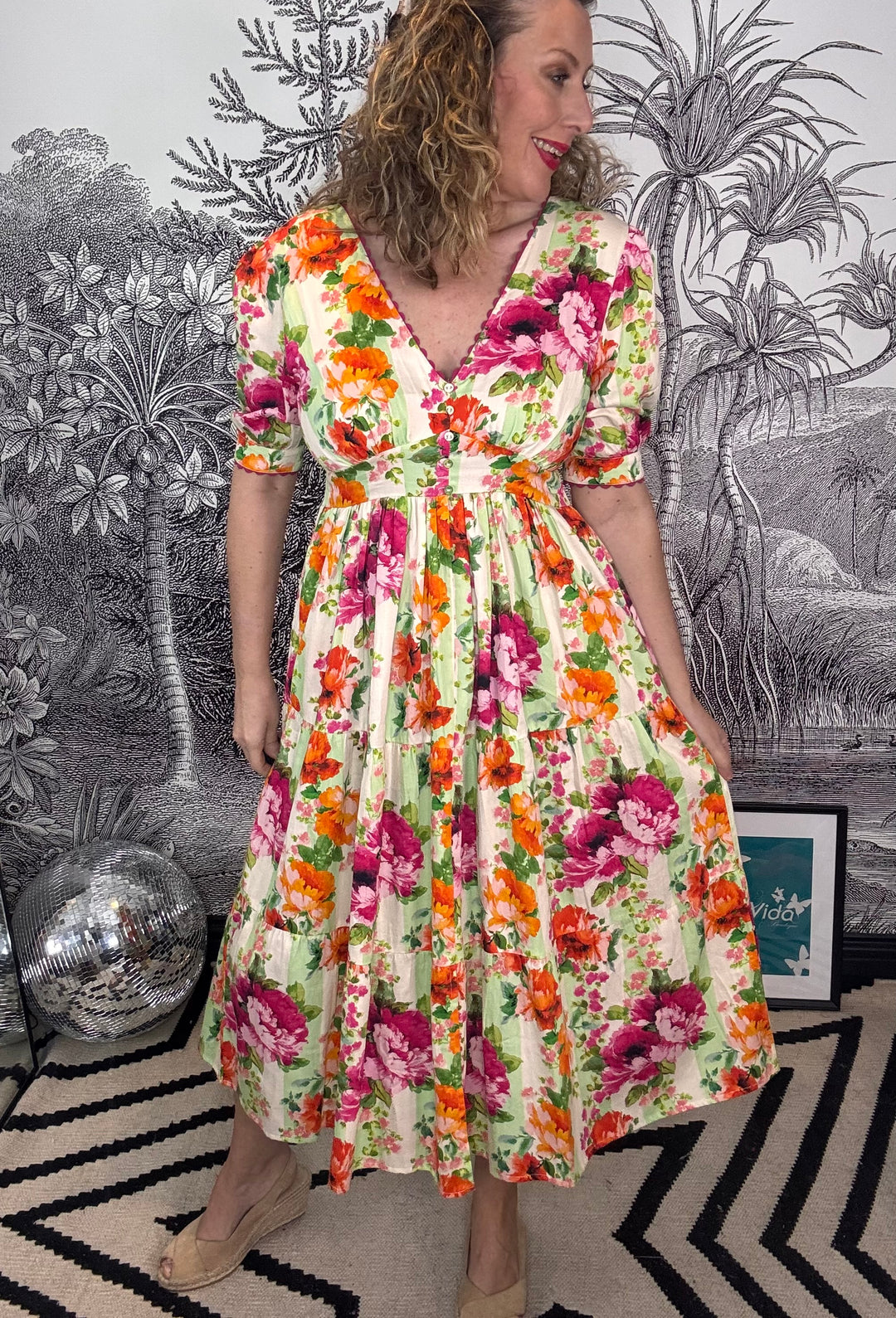 Zeena V-Neck Full-Skirt Tea Dress with Puff Sleeves