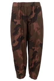 Ally Barrel Pants in Camo